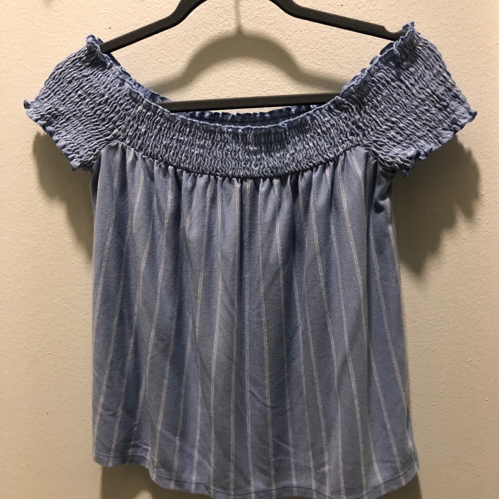 American Eagle off the shoulder shirt